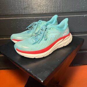 Hoka One One Clifton 8